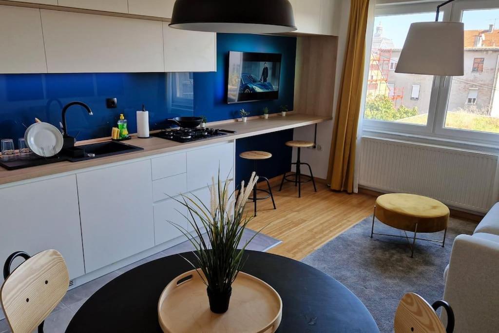 Midnight Blue Oasis - Center, Free Parking Apartamento Zagreb Exterior foto